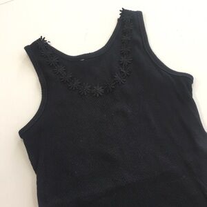 BLACK TANK TOP SIZE SMALL
